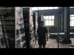 รั้วป้องกันการปีนสีดําที่มีการสนับสนุนตั้ง