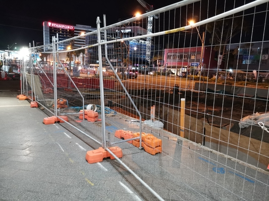 Hot Dip Galvanized หลังจากผสมแบบฝรั่งเศส รถจักรยาน Rack รั้วกั้นชั่วคราว