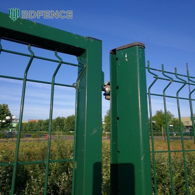 ภาระหนัก แรง welded แผนกรั้วบ้านภายนอกตกแต่งความเป็นส่วนตัว V Mesh แผนกรั้วสําหรับรั้วสวน