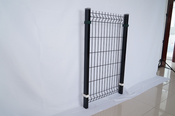 สวน PVC ปกแต่งด้วย V Bending 3D Curved welded Wire Mesh Fence แผ่นรั้ว 3D โลหะกลางแจ้ง