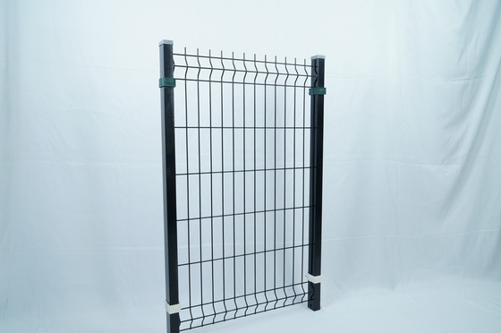 สวน PVC ปกแต่งด้วย V Bending 3D Curved welded Wire Mesh Fence แผ่นรั้ว 3D โลหะกลางแจ้ง