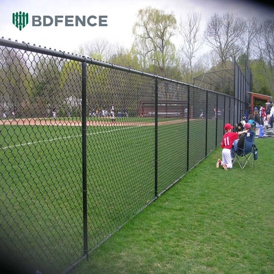 8 ฟุต Chain Link Fence PVC ผิวเคลือบสีดํา Vinyl Cyclone เหล็ก Wire Mesh โลหะรั้วสําหรับภายนอกสวน Fencing Panel