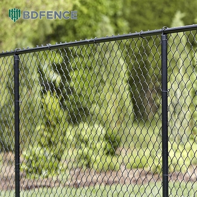 8 ฟุต Chain Link Fence PVC ผิวเคลือบสีดํา Vinyl Cyclone เหล็ก Wire Mesh โลหะรั้วสําหรับภายนอกสวน Fencing Panel