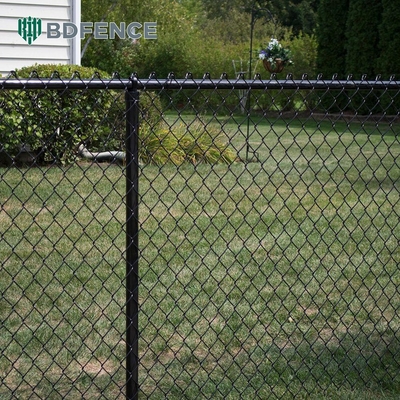 Hot Dip Galvanized สูง 6 ฟุต PVC ผิวเคลือบ Vinyl รั้ว 30m ความยาว รั้วกีฬา Diamond Hole Chain Link สายเหล็ก Mesh