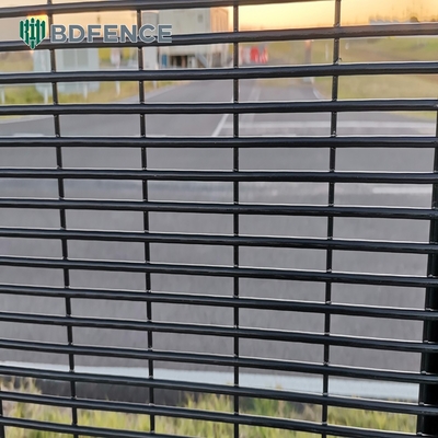 ขายดีที่สุด แกลนไซด์ป้องกันการปีน 358 การรักษาความปลอดภัย สายใย Mesh รั้วสําหรับขาย