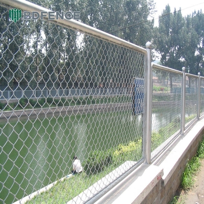 8 ฟุต อุตสาหกรรม Chain Link การรักษาความปลอดภัย สายไฟฟ้ารั้วเหล็กสําหรับสวน