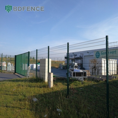สวน PVC ปกแต่งด้วย V Bending 3D Curved welded Wire Mesh Fence แผ่นรั้ว 3D โลหะกลางแจ้ง