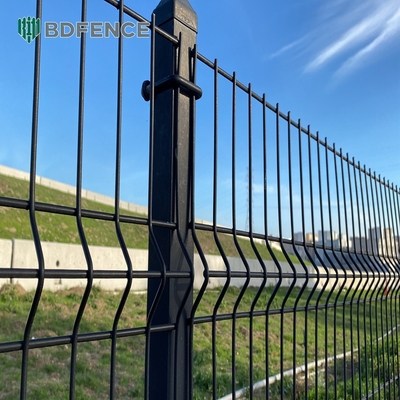 การประกอบง่าย Powder Coated 3d ความปลอดภัย Welded Wire Mesh รั้ว V รั้วสายโค้ง