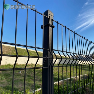 การประกอบง่าย Powder Coated 3d ความปลอดภัย Welded Wire Mesh รั้ว V รั้วสายโค้ง