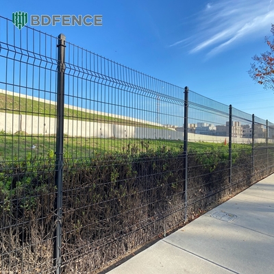 การประกอบง่าย Powder Coated 3d ความปลอดภัย Welded Wire Mesh รั้ว V รั้วสายโค้ง