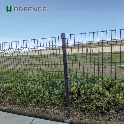 Wire Dia 5mm Metal Mesh Fencing RAL 6005 Green Powder Coated 3D Fence Panel Triangle Bending Fence สําหรับสถานที่ก่อสร้าง