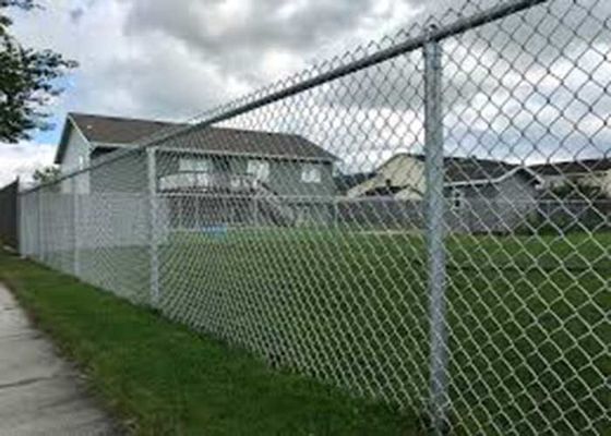 8 ฟุต แกลนไซด์ PVC ปกแต่ง Cyclone Wire Mesh Chain Link Fence Roll สําหรับประเทศฟิลิปปินส์