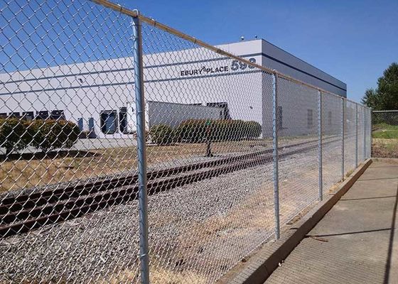 8 ฟุต แกลนไซด์ PVC ปกแต่ง Cyclone Wire Mesh Chain Link Fence Roll สําหรับประเทศฟิลิปปินส์