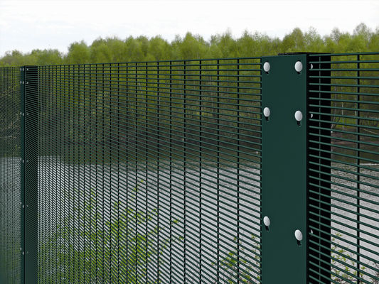 ความปลอดภัยสูง Clear View Clearvu Fence 358 Anti Climb Fence สําหรับประเทศออสเตรเลีย ตลาด Clamp Bar 40 x 5mm M8 Cup Square