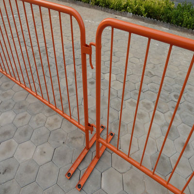 Varies Feets Crowd Barrier Fencing Safety สีส้มพีวีซีเคลือบความสูง 40 นิ้ว