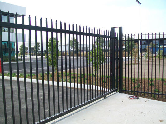 ขาวเคลือบกันน้ํา สีดํา Corten โกลแอนไซด์โลหะ Picket ท่อเหล็ก Fencing