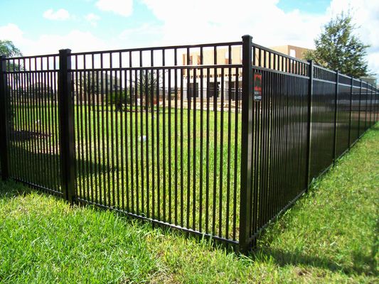 ขาวเคลือบกันน้ํา สีดํา Corten โกลแอนไซด์โลหะ Picket ท่อเหล็ก Fencing