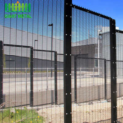 2.4m 358 Anti Climb Security Fencing ป้องกันตาข่ายตัดสำหรับสวนที่อยู่อาศัย