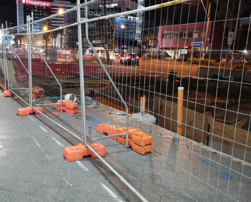 9.5ft X 6ft Temp รั้วก่อสร้างควบคุมคุณภาพวัสดุ Support Tube Welded